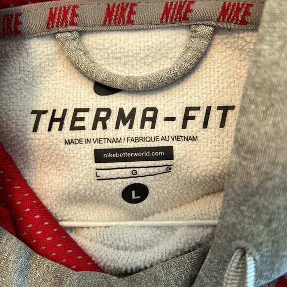 Nike therma-fit hoodie - Picture 2 of 2
